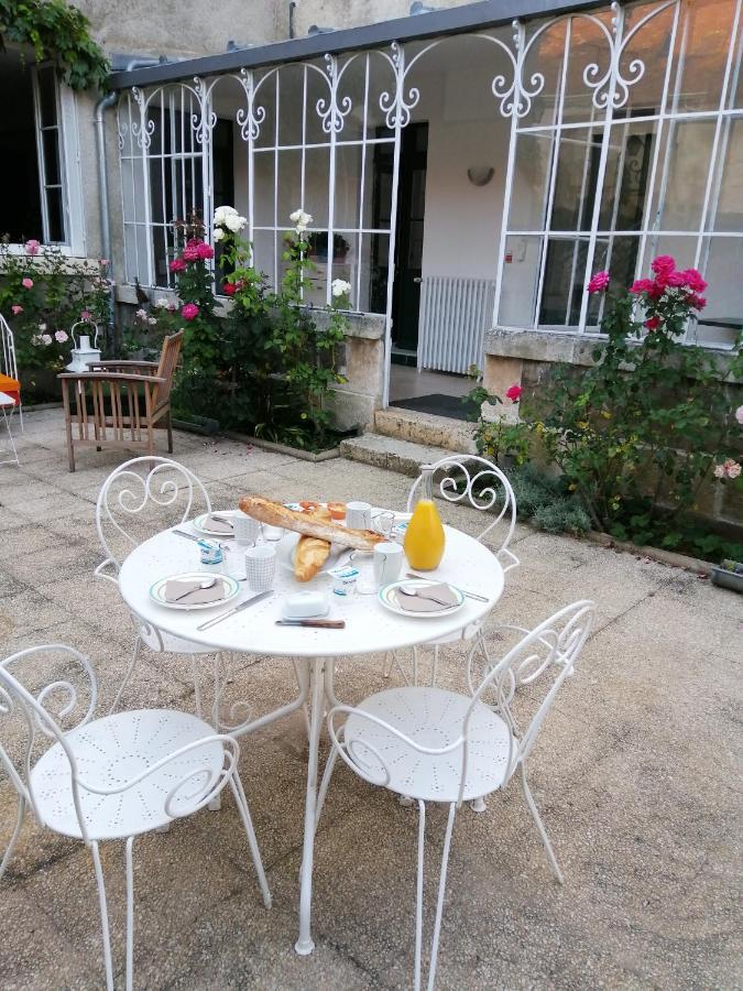 Le Relais Des Roses- Chambres D'Hotes Vatan エクステリア 写真